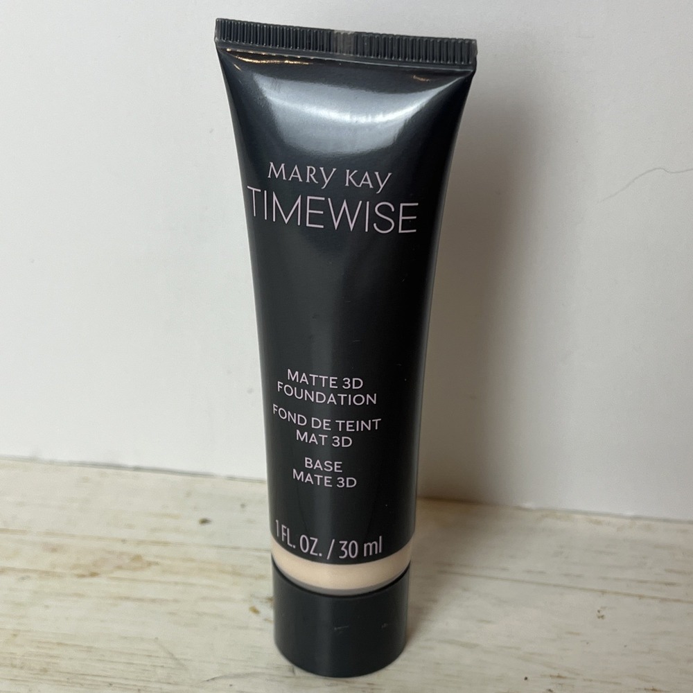 Mary Kay TimeWise MATTE 3D Liquid Foundation Ivory C100 NEW